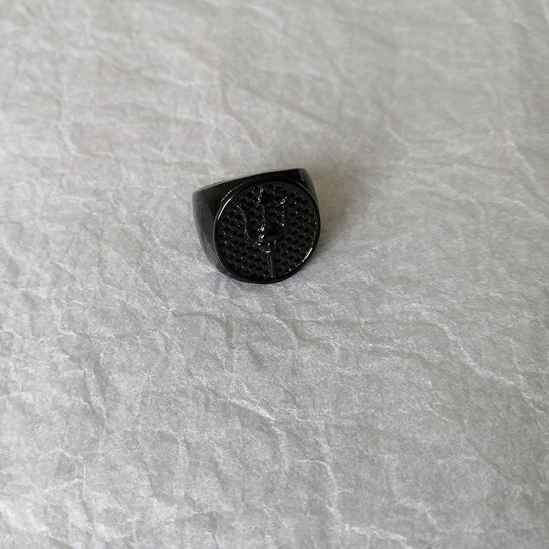 Trident weapon casting ring